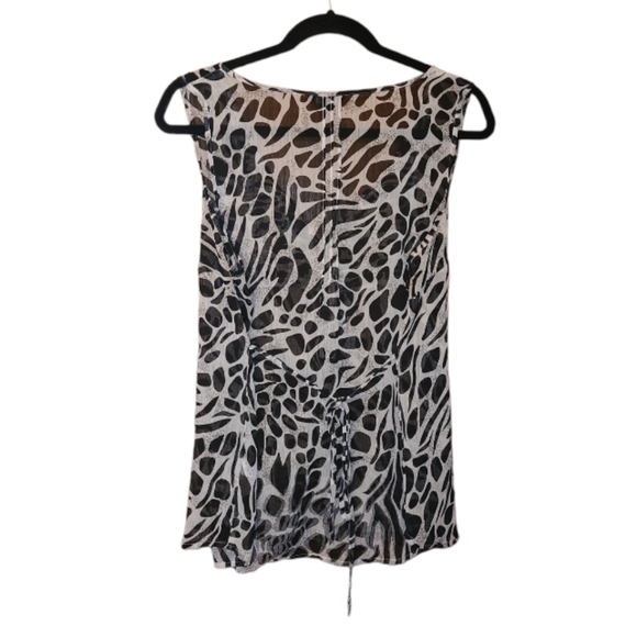 2/$25! Reitmans Sleeveless Animal Print Sheer Button Down Blouse - Picture 5 of 10